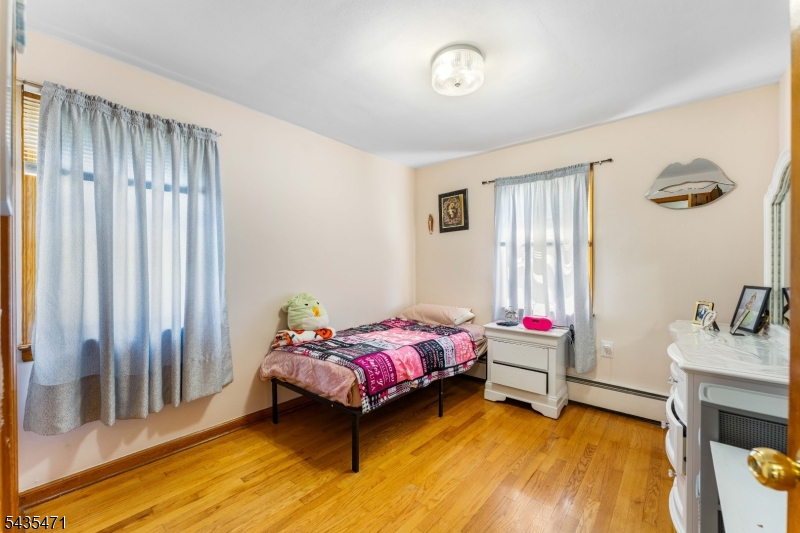 19 Albert St