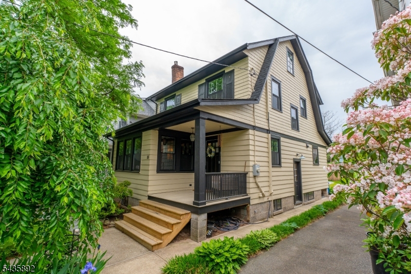 16 Coolidge Ave