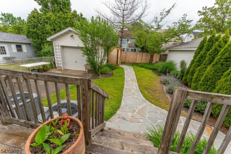 16 Coolidge Ave