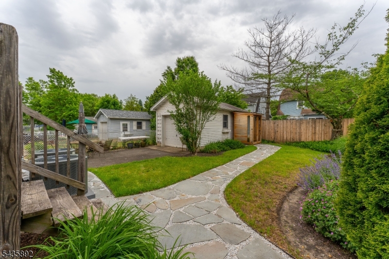 16 Coolidge Ave
