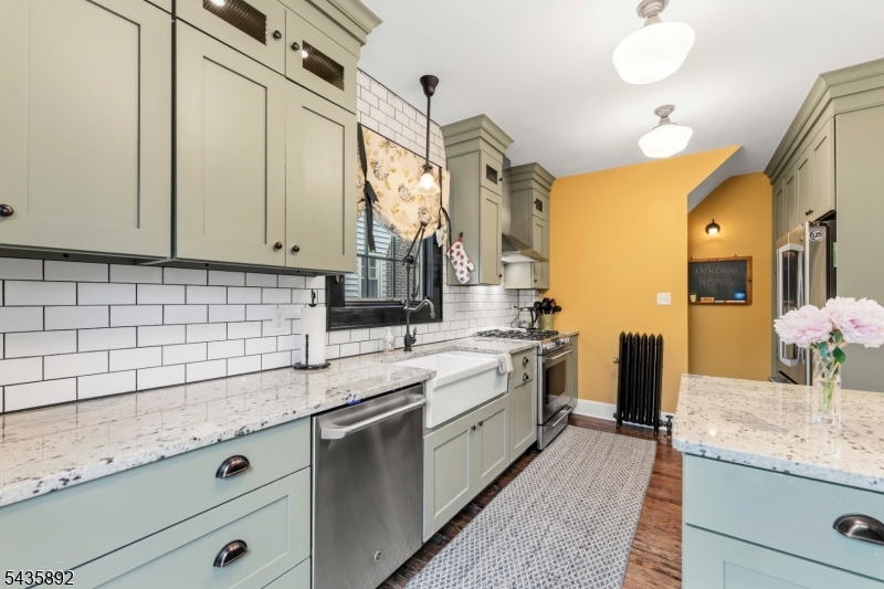 16 Coolidge Ave