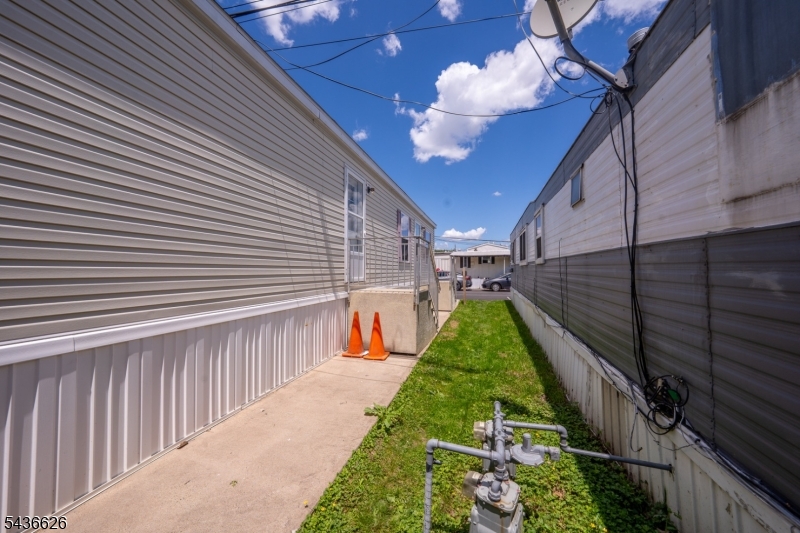 47 Helen Dr