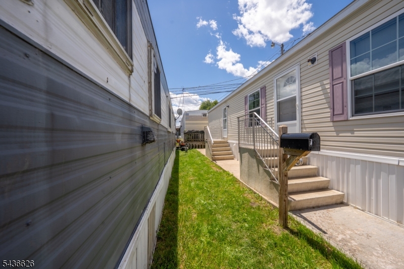 47 Helen Dr