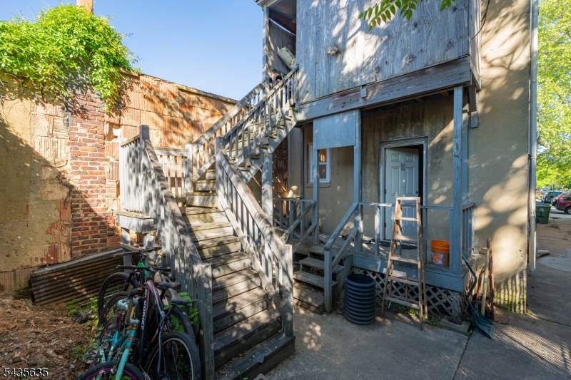 409 Ogden Pl