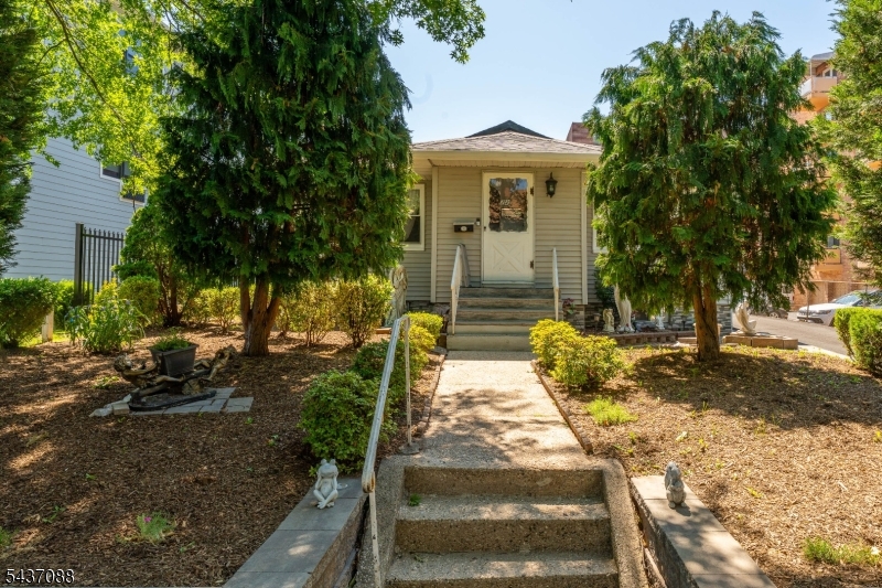 72 Clarendon Pl