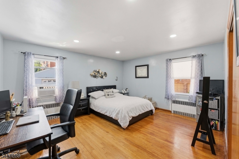 72 Clarendon Pl