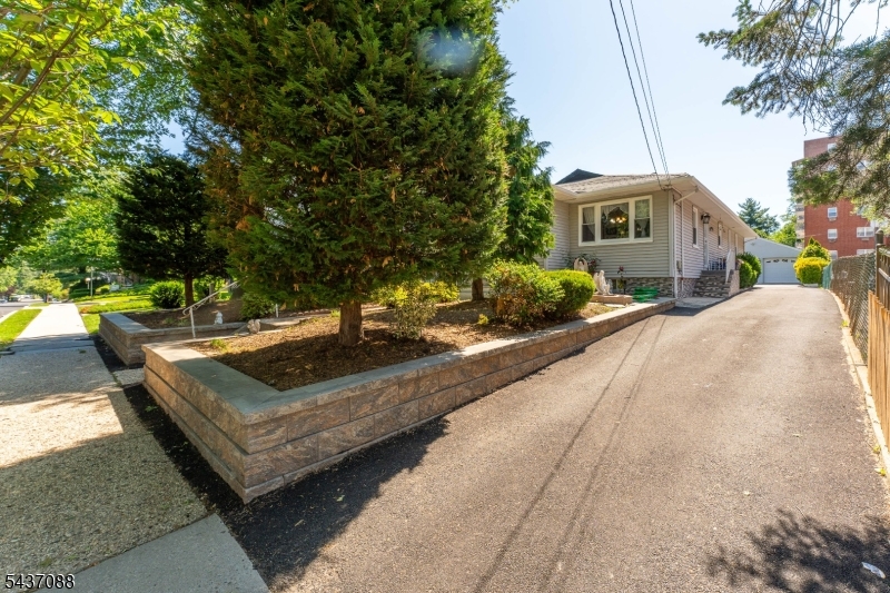 72 Clarendon Pl