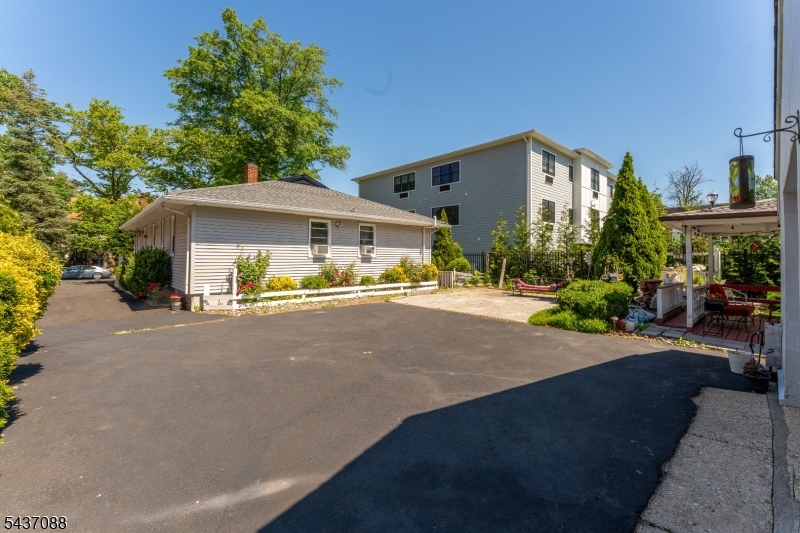 72 Clarendon Pl