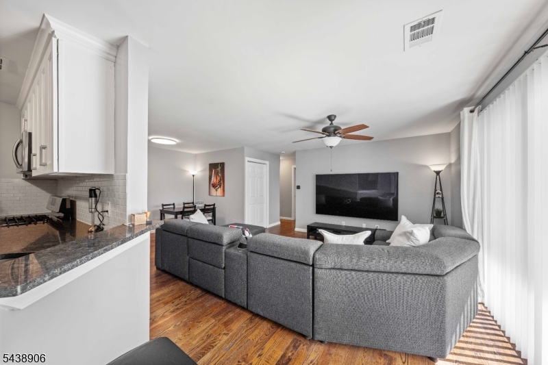 2706 Lighthouse Ln
