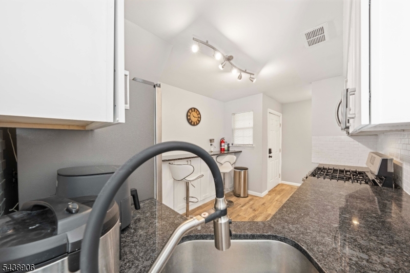 2706 Lighthouse Ln
