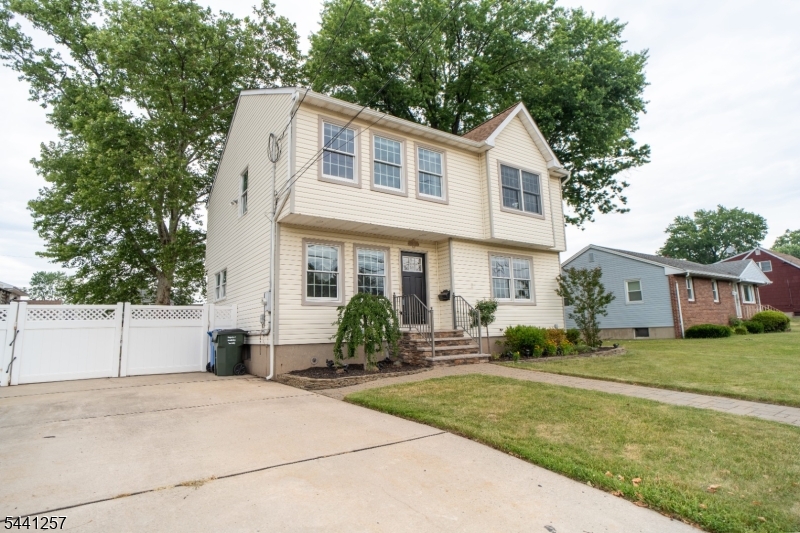 130 Loretta St