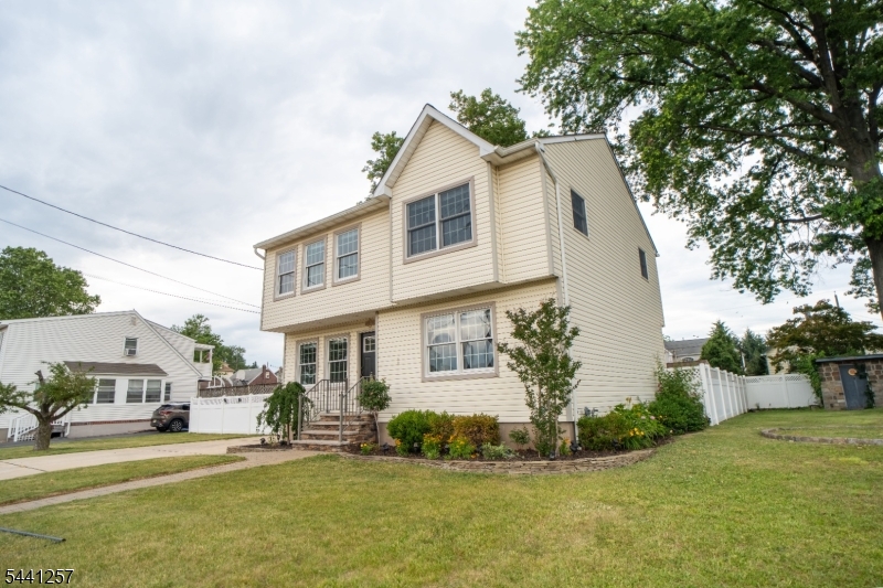 130 Loretta St