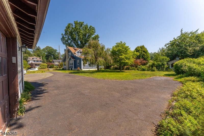 341 Mountainview Ter