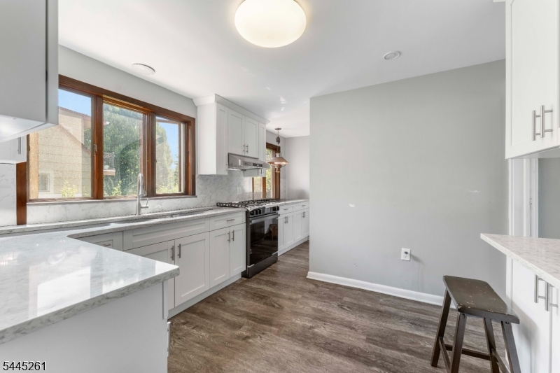 341 Mountainview Ter