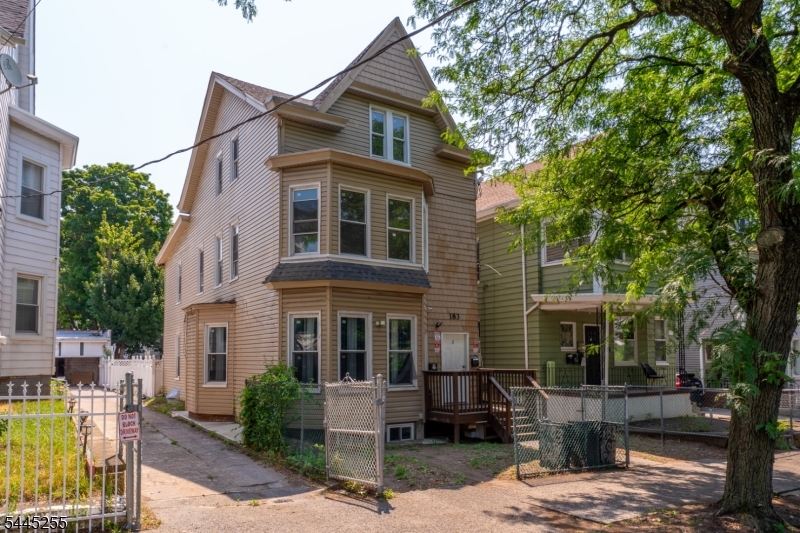 183 Graham Ave 2