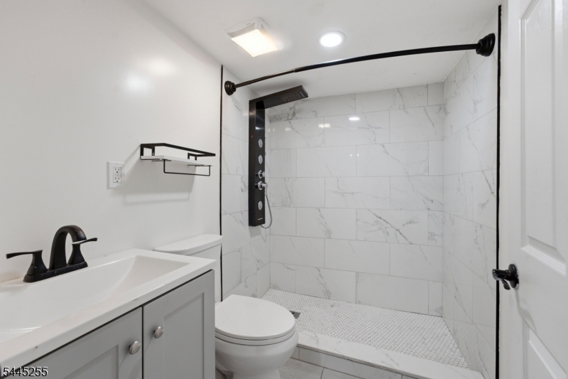 183 Graham Ave 2