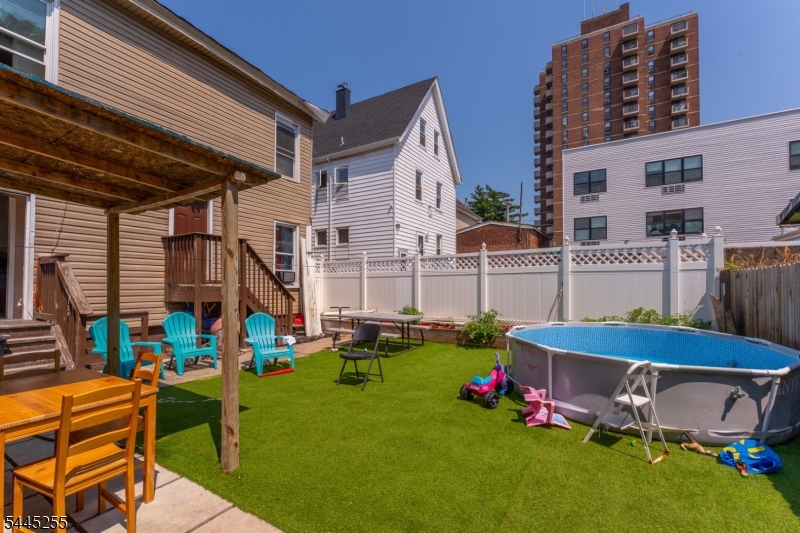 183 Graham Ave 2
