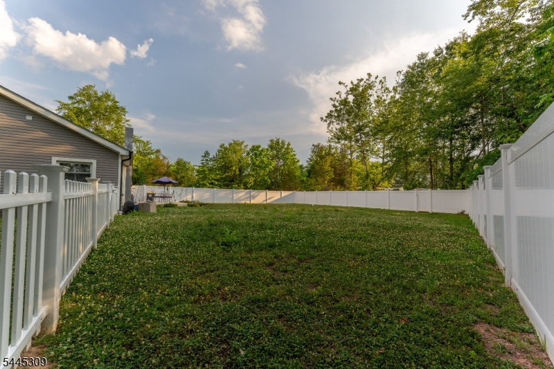325 Roycefield Rd
