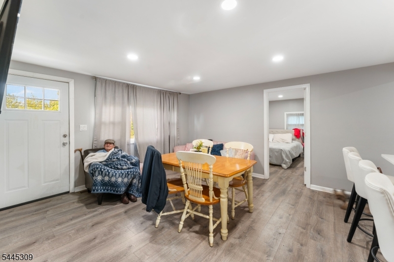 325 Roycefield Rd