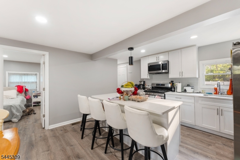 325 Roycefield Rd