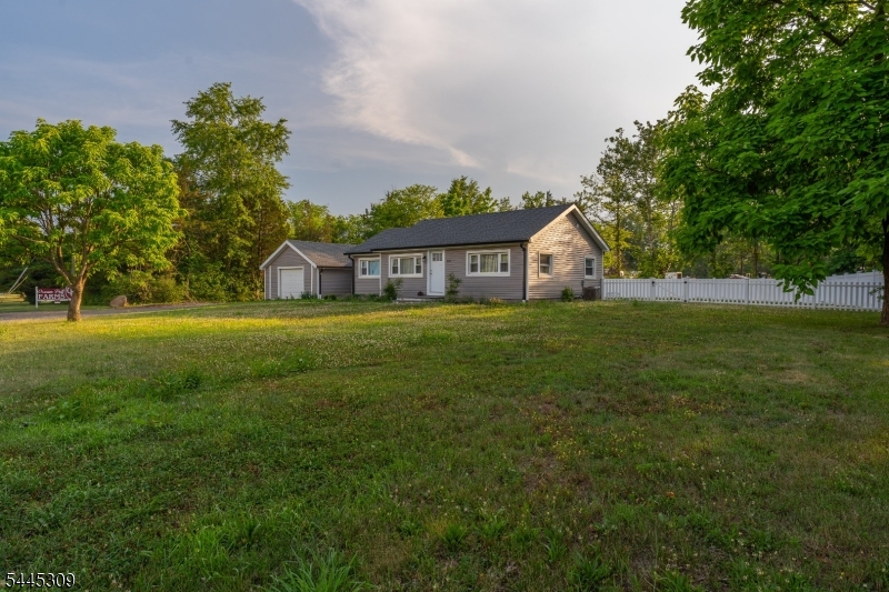325 Roycefield Rd