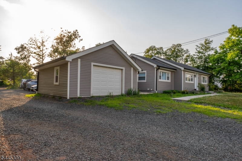 325 Roycefield Rd