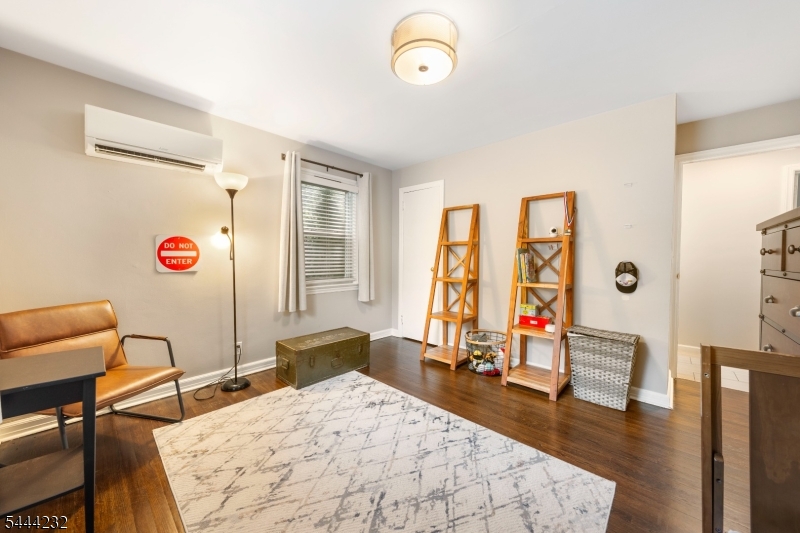 19 Robertson Rd