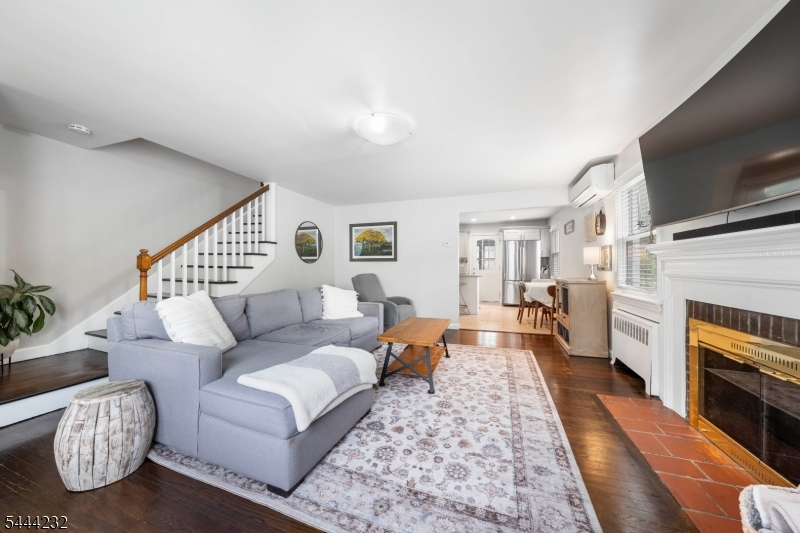 19 Robertson Rd