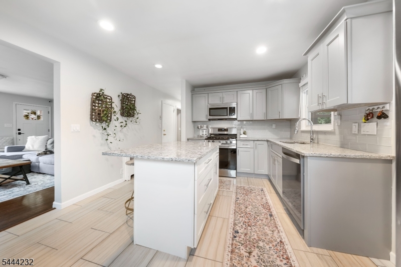 19 Robertson Rd