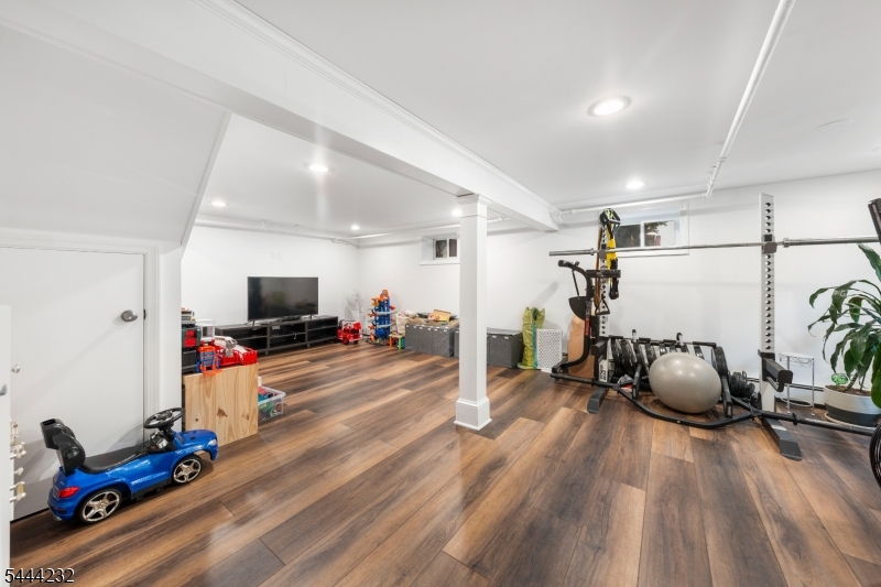 19 Robertson Rd