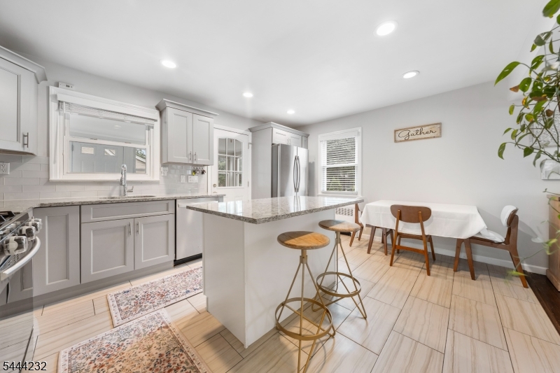 19 Robertson Rd