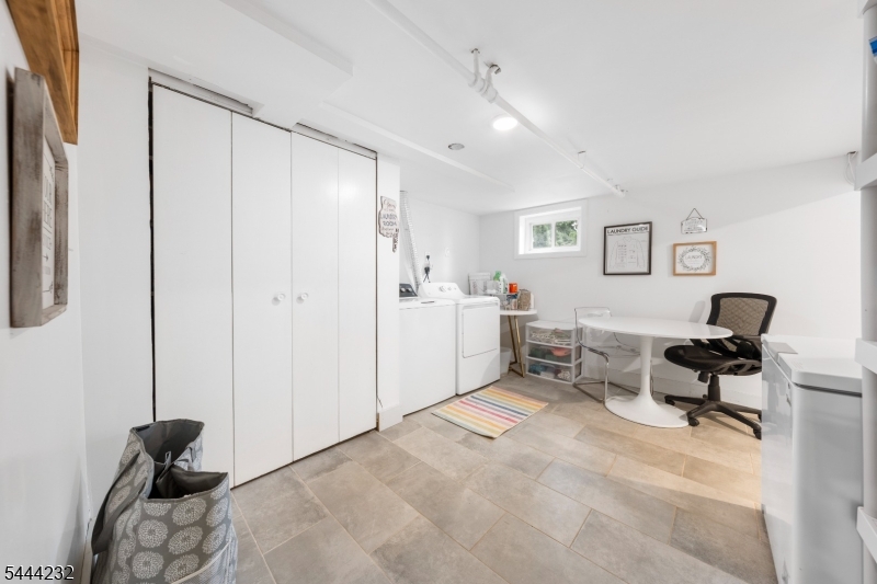 19 Robertson Rd