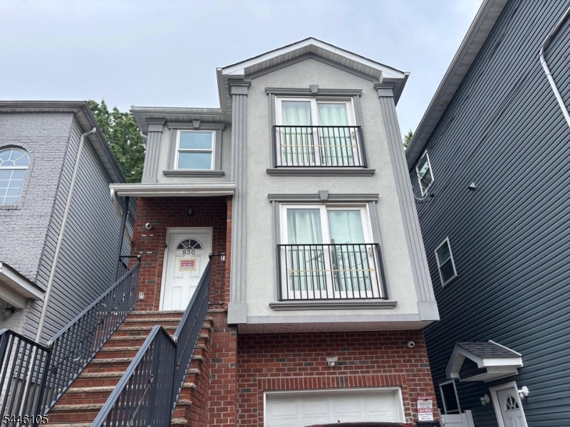 850 Rebecca Pl