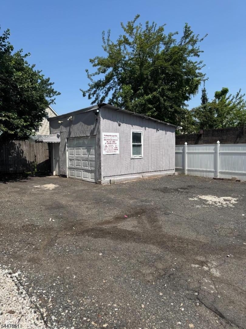 526 Jackson Ave