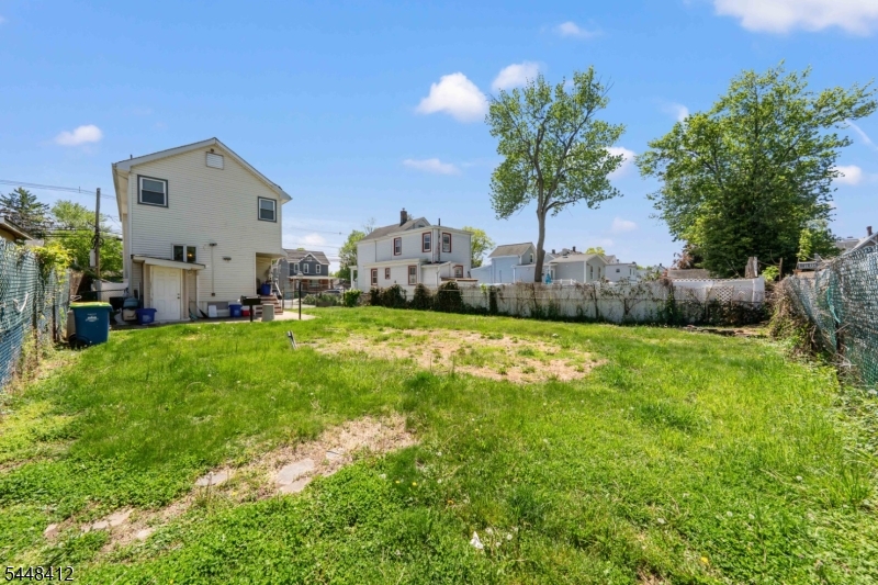 167 Manning Ave