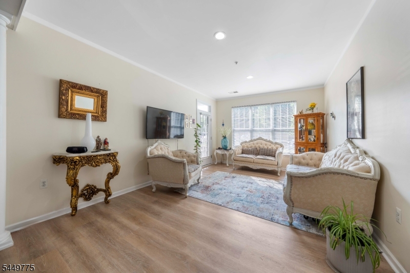319 Sophee Ln