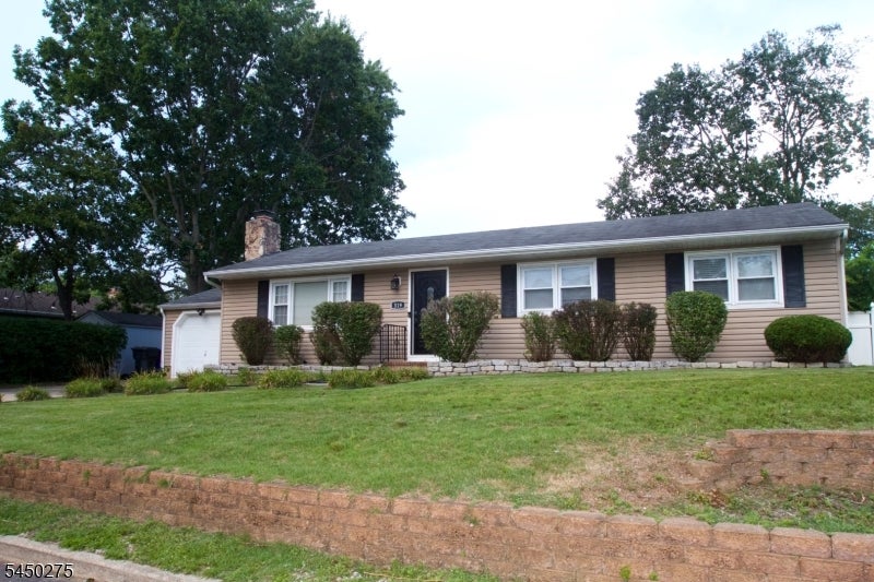 319 Spruce Dr