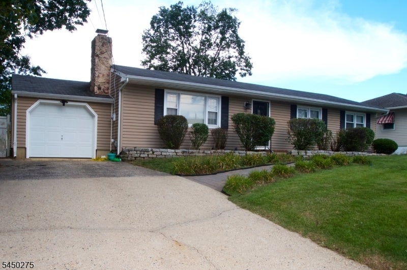 319 Spruce Dr