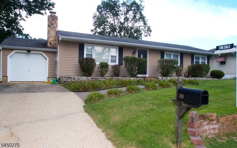 319 Spruce Dr