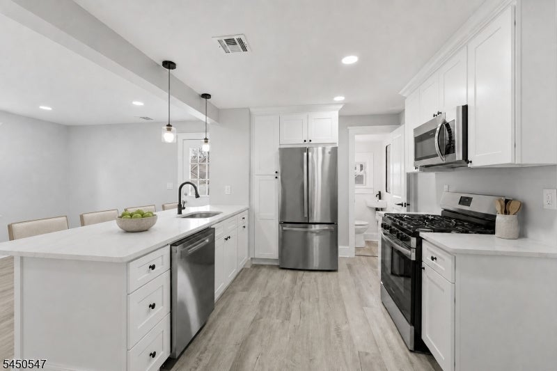 11 Jean Ct