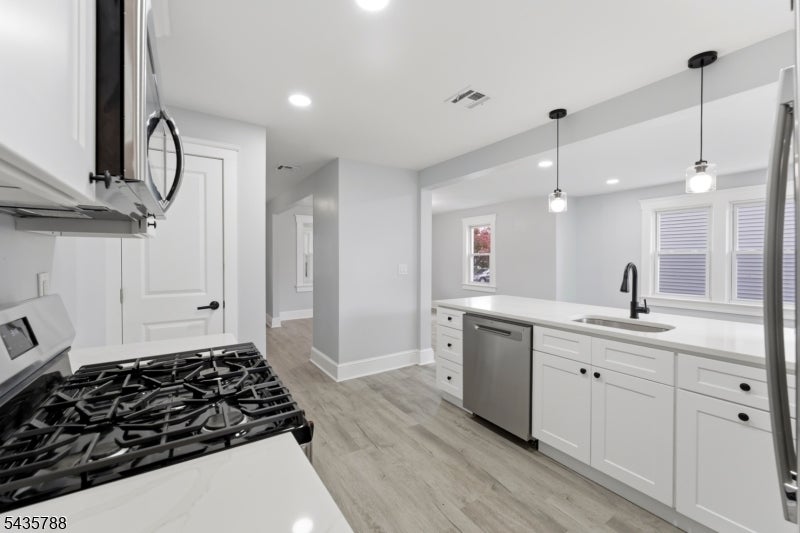 11 Jean Ct