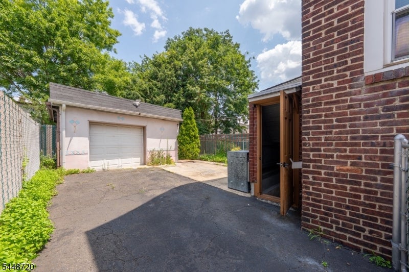 317 Mitchell Ave