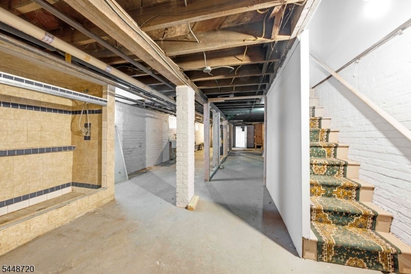 317 Mitchell Ave