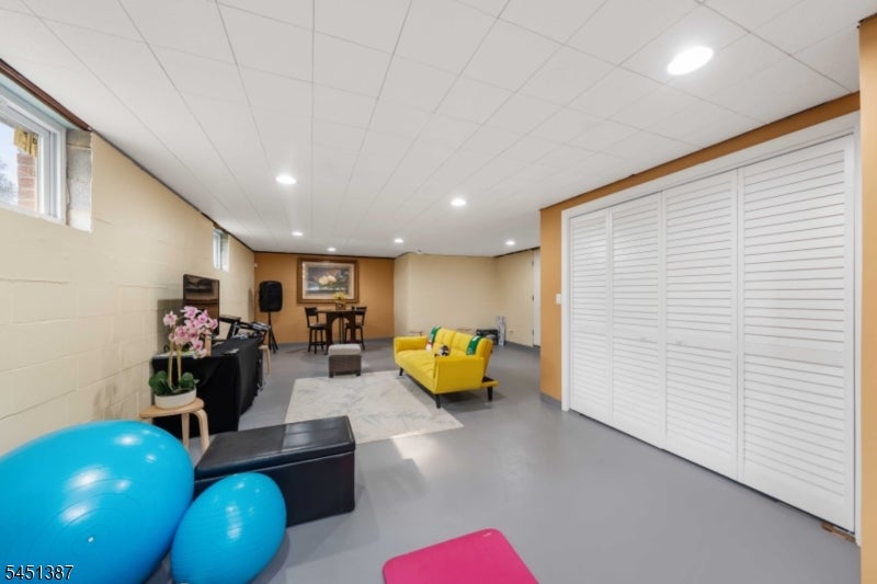 12 Carpenter Pl