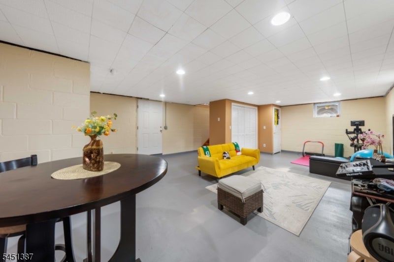 12 Carpenter Pl