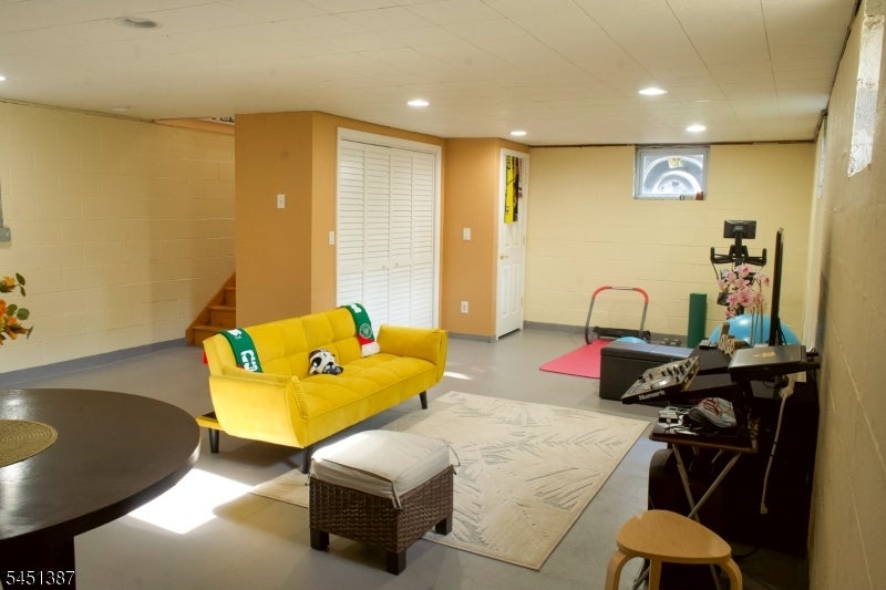 12 Carpenter Pl