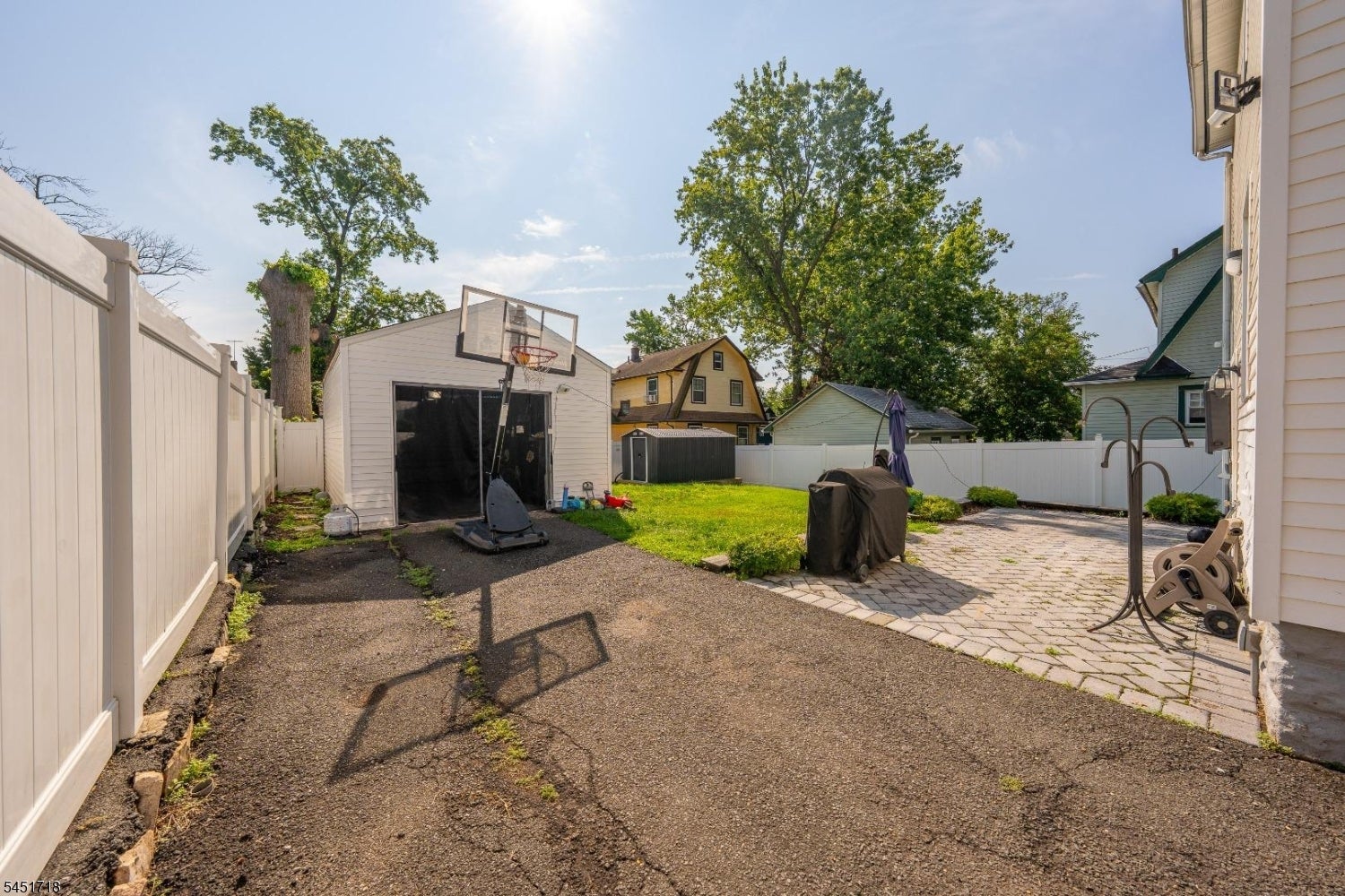 331 Thompson Avenue