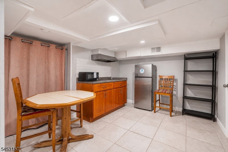 512 W 3Rd Ave