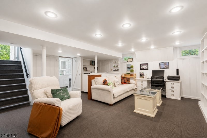 326 Rea Ave
