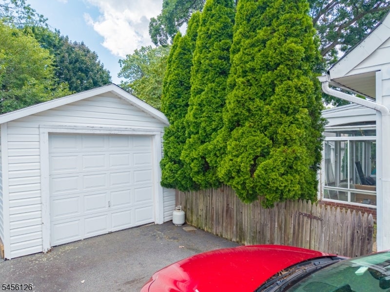326 Rea Ave